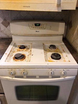 Before & After Kitchen Appliance Cleaning in Elizabeth, NJ (1)